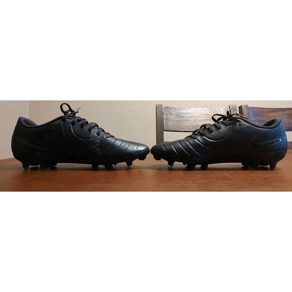 Women's Nike Legend 10 Club FG/MG Soccer Cleats Black DV4344-002 Futbol - 9.5 - Picture 3 of 5